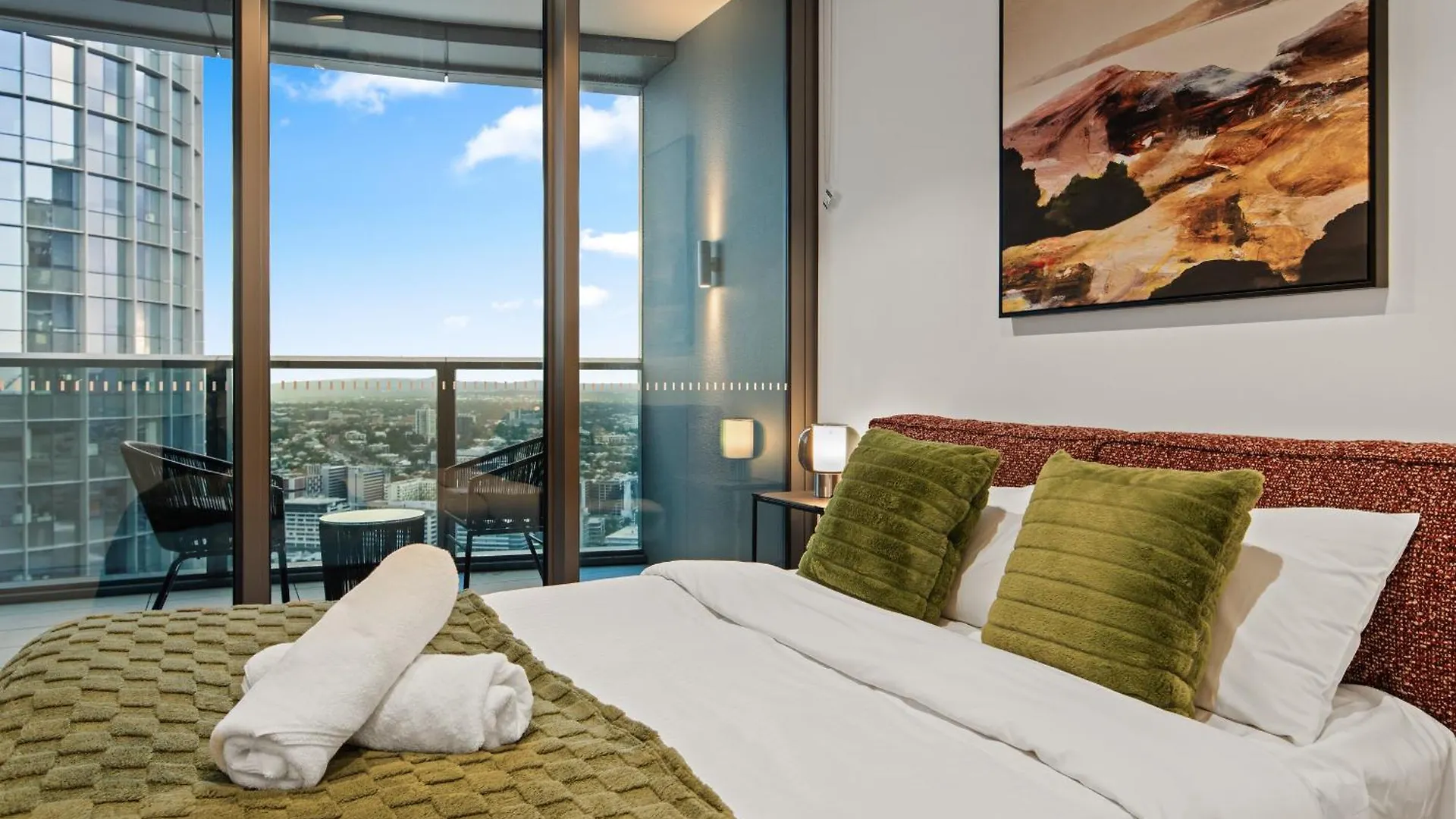 Sky Living & River Views In Queens Wharf Residences Brisbane Apartment