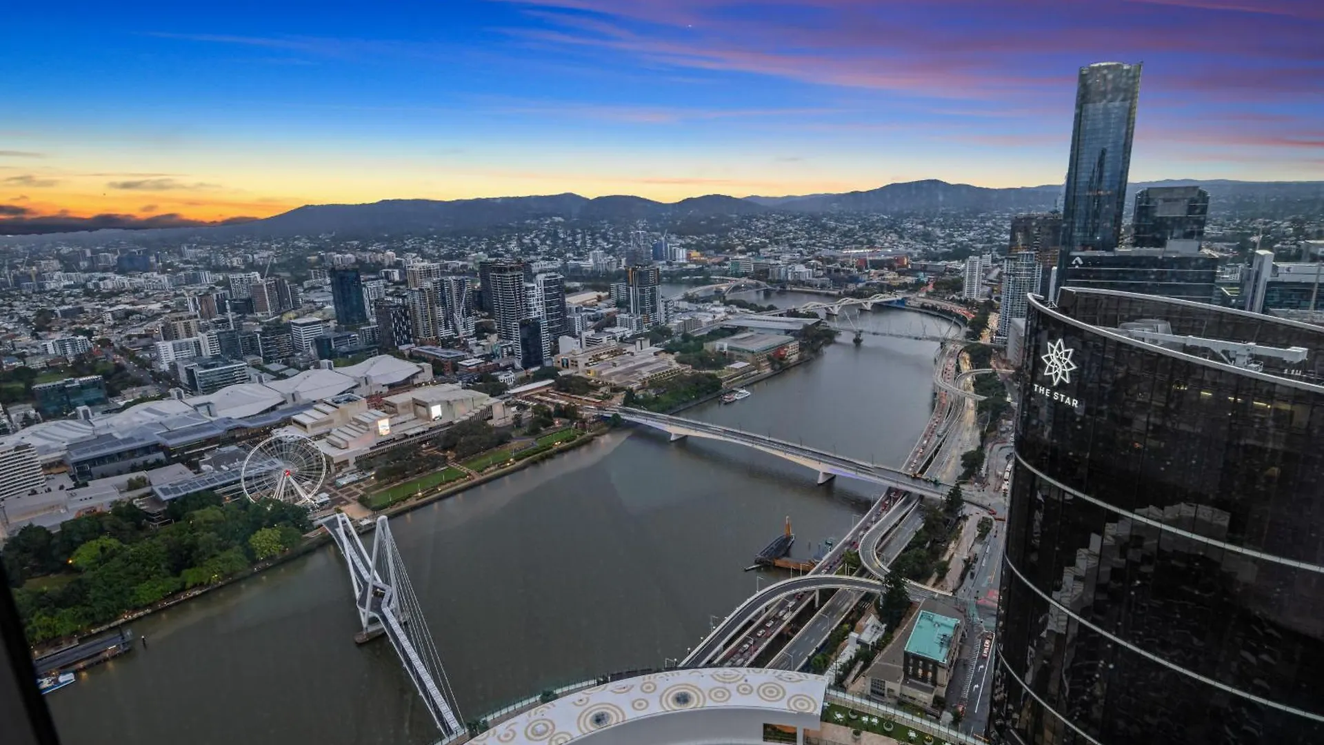 Apartment Sky Living & River Views In Queens Wharf Residences Brisbane