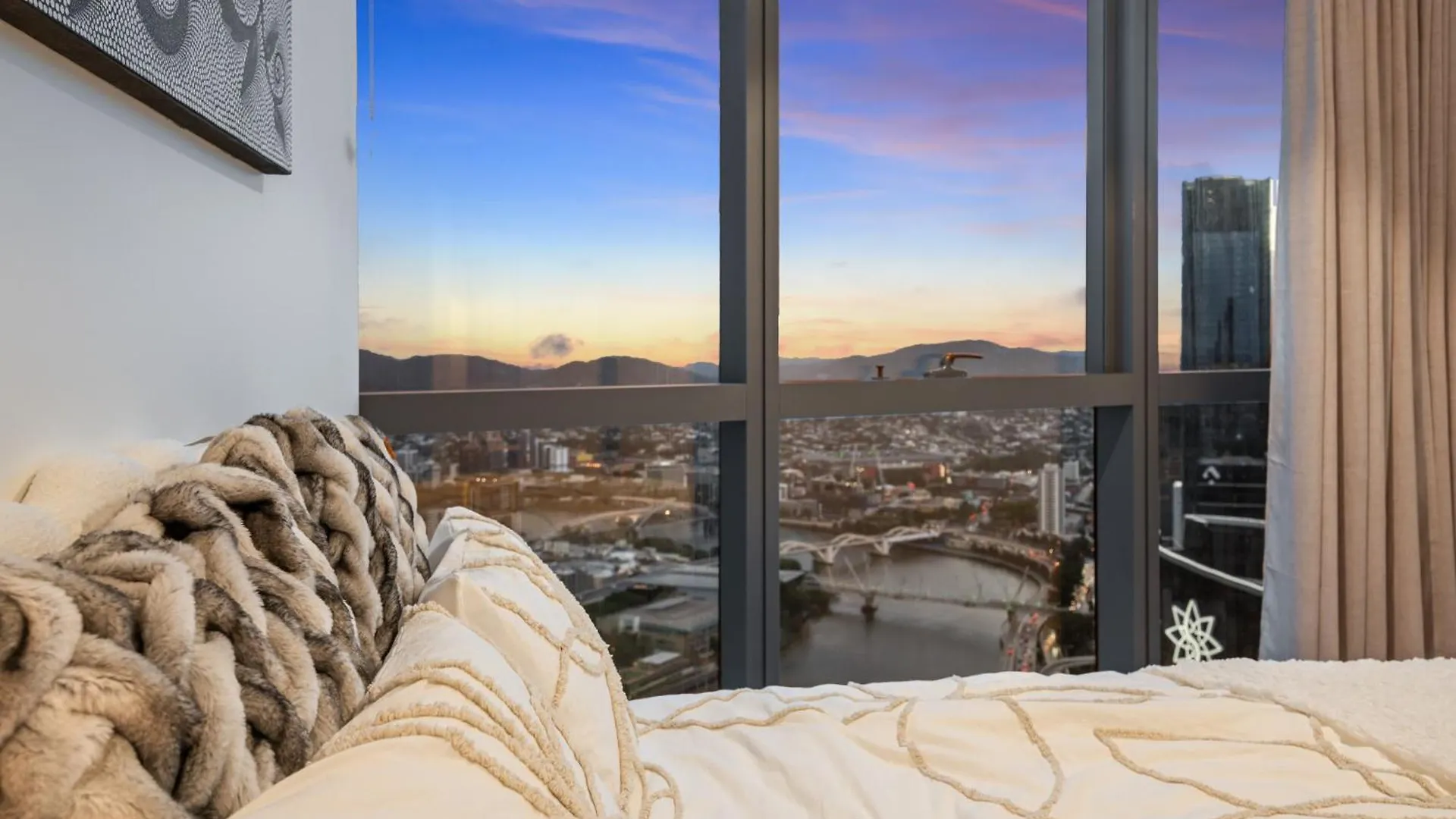 Apartment Sky Living & River Views In Queens Wharf Residences Brisbane