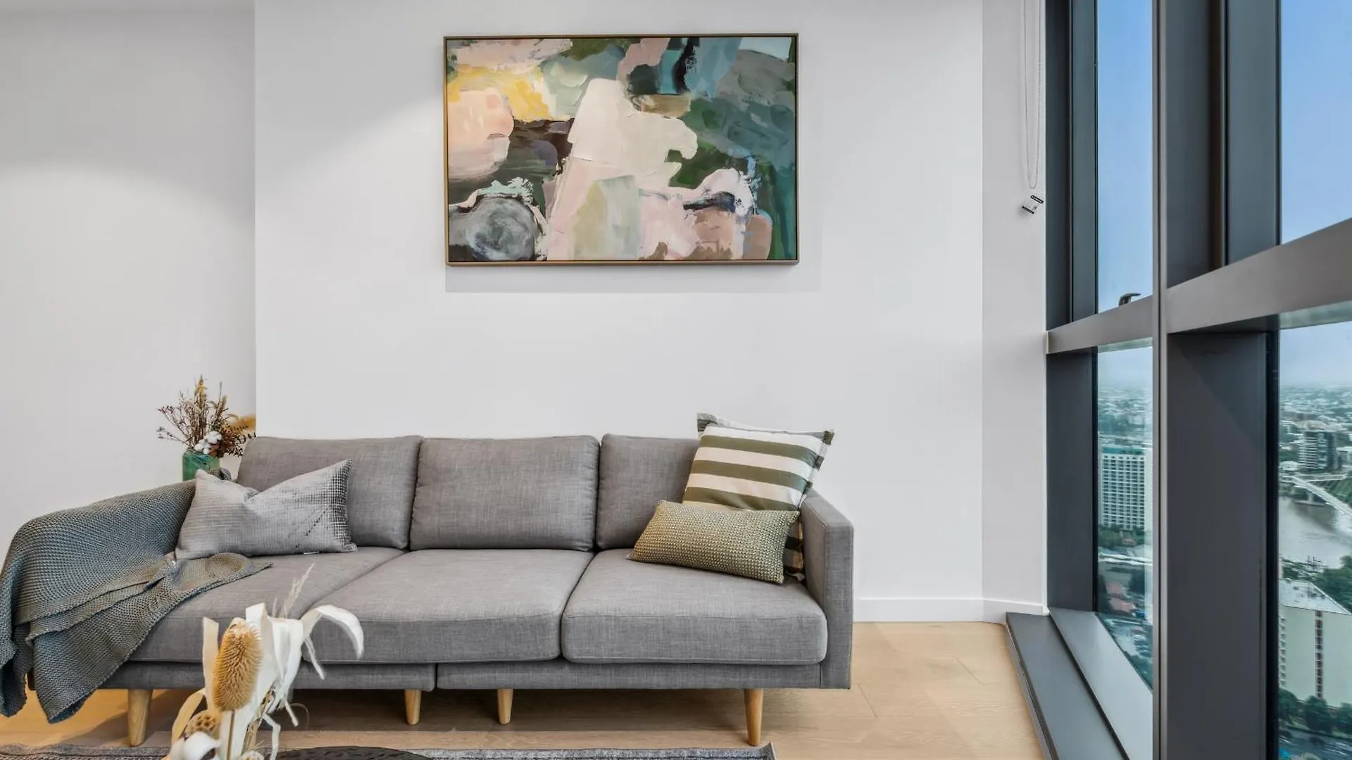 Sky Living & River Views In Queens Wharf Residences Brisbane