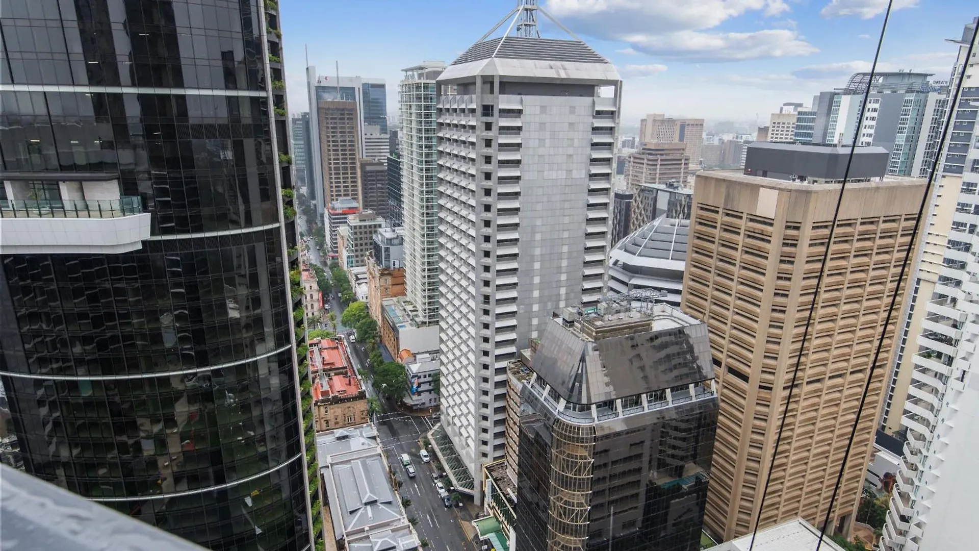 Apartment Sky Living & River Views In Queens Wharf Residences Brisbane Australia