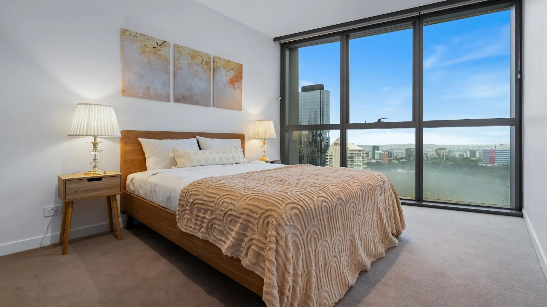 Sky Living & River Views In Queens Wharf Residences Brisbane Australia