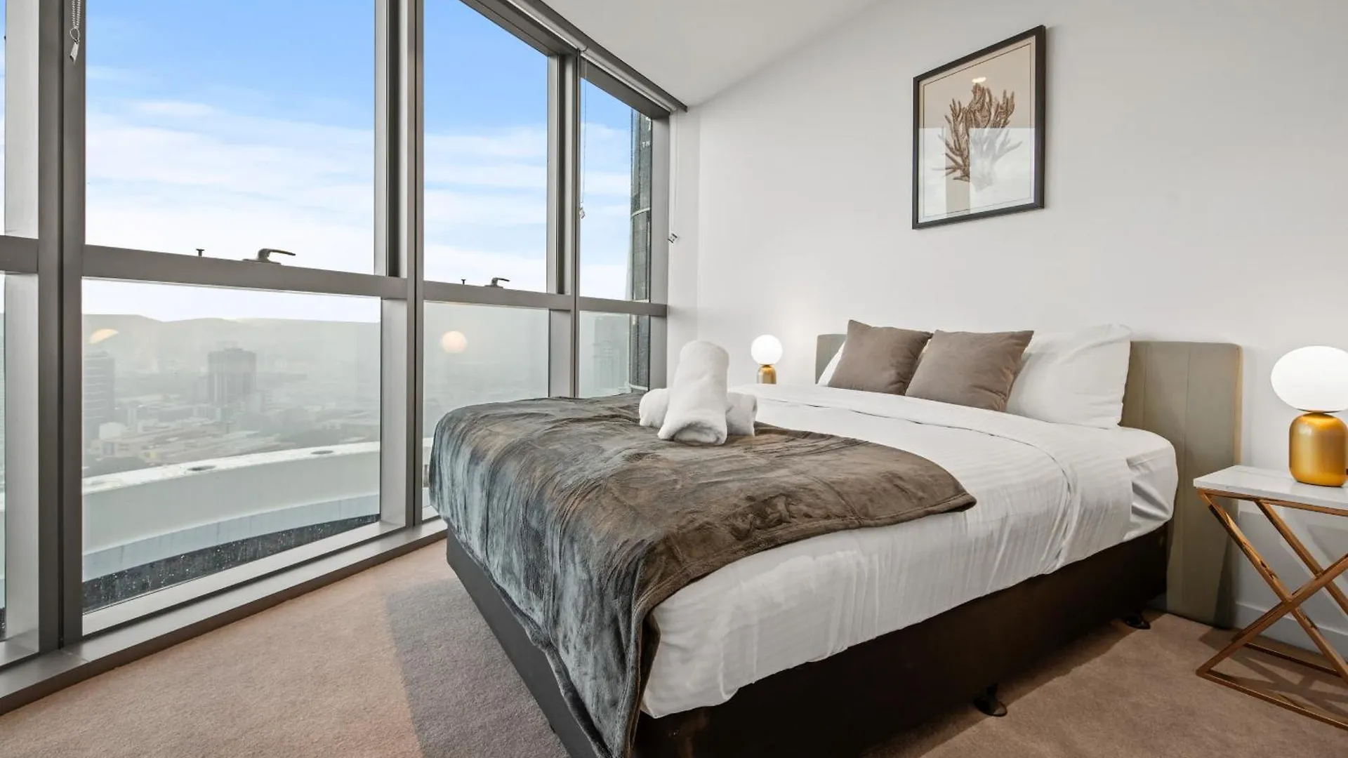 Sky Living & River Views In Queens Wharf Residences Brisbane Australia