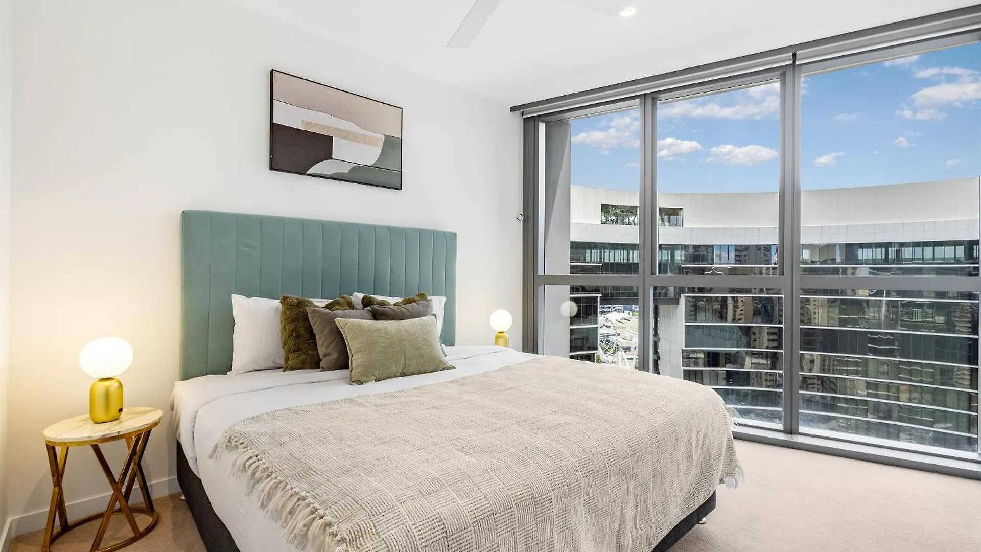 Sky Living & River Views In Queens Wharf Residences Brisbane Australia