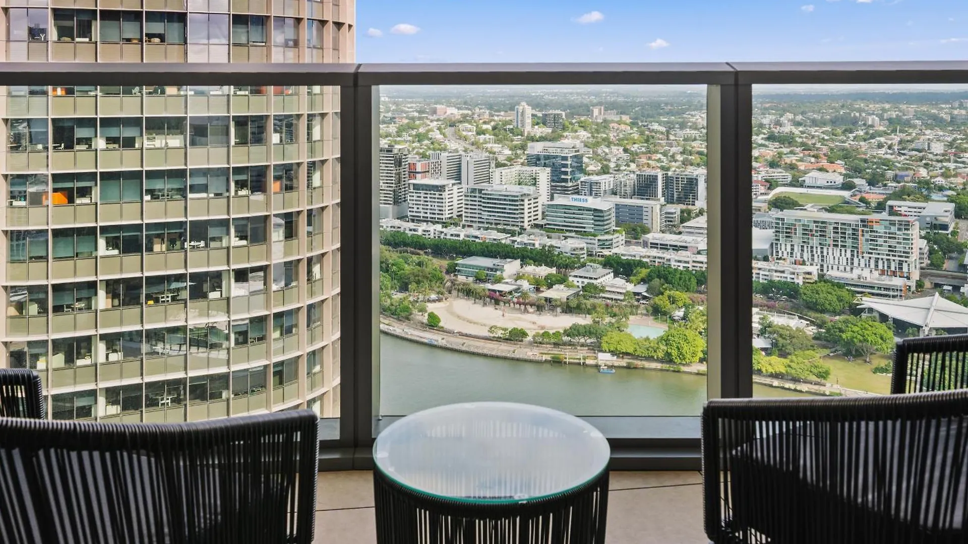 Apartment Sky Living & River Views In Queens Wharf Residences Brisbane