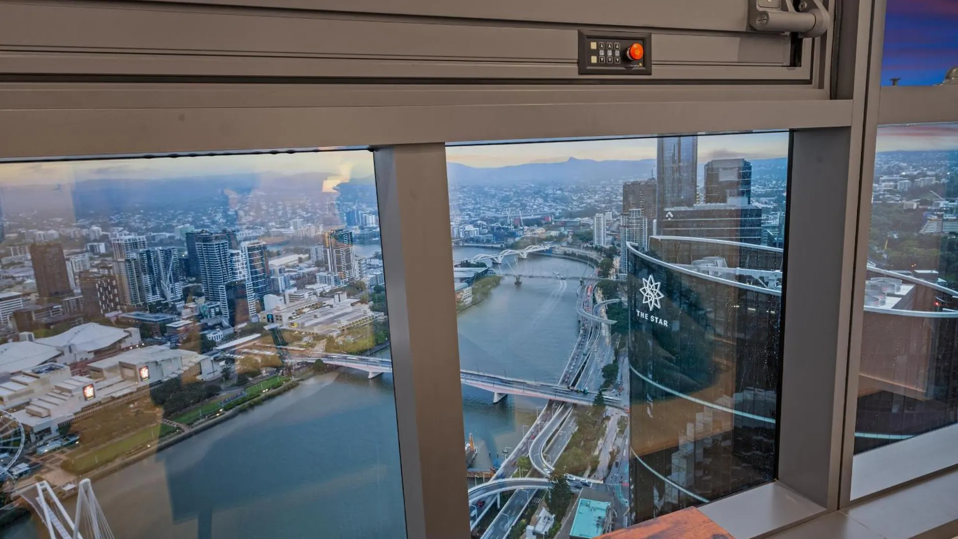 Sky Living & River Views In Queens Wharf Residences Brisbane 0*,