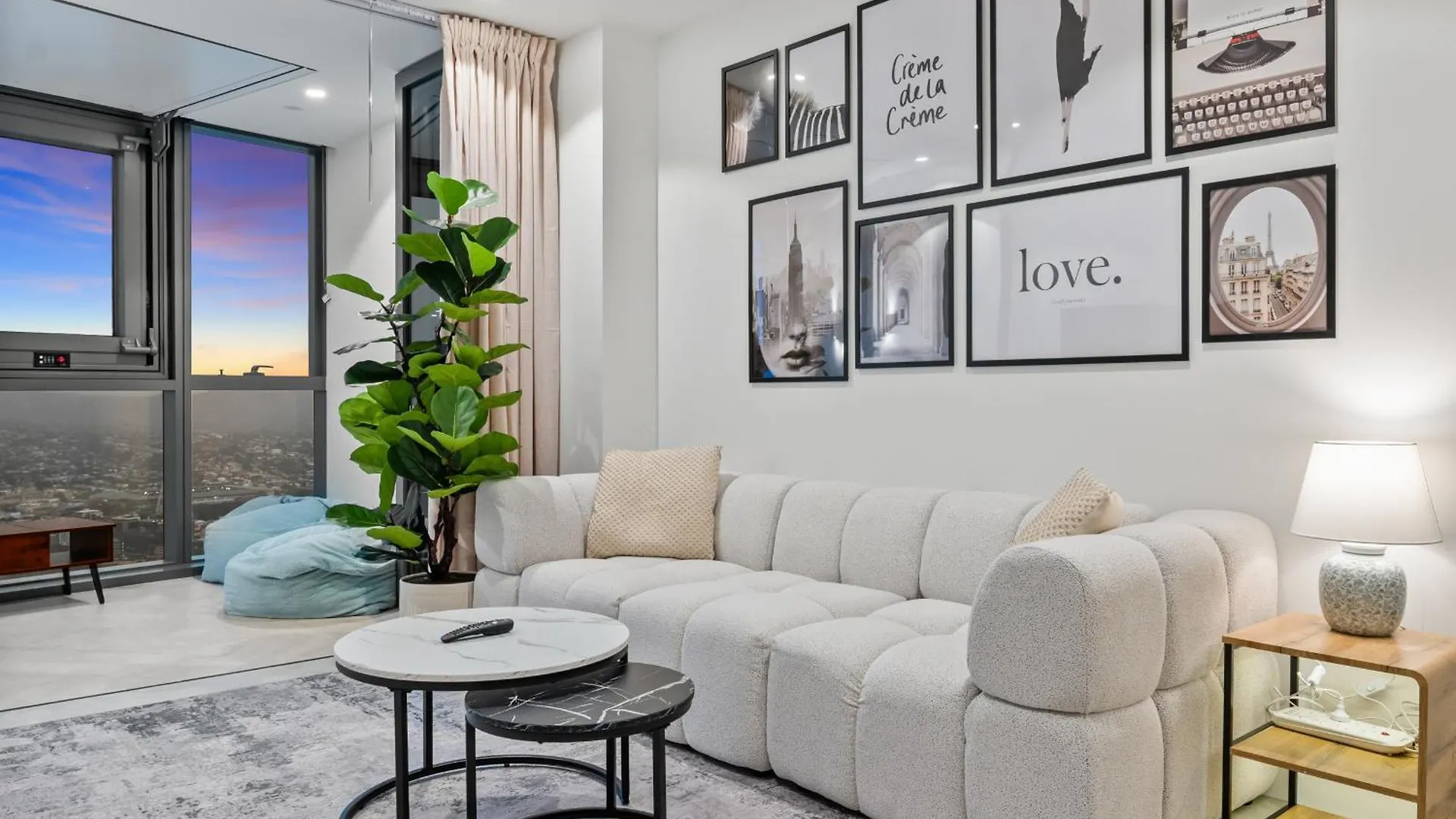 Sky Living & River Views In Queens Wharf Residences Brisbane Apartment