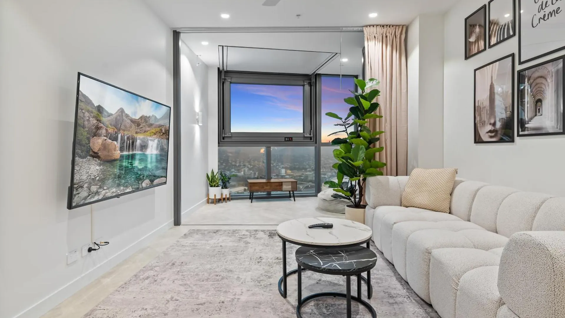 Sky Living & River Views In Queens Wharf Residences Brisbane