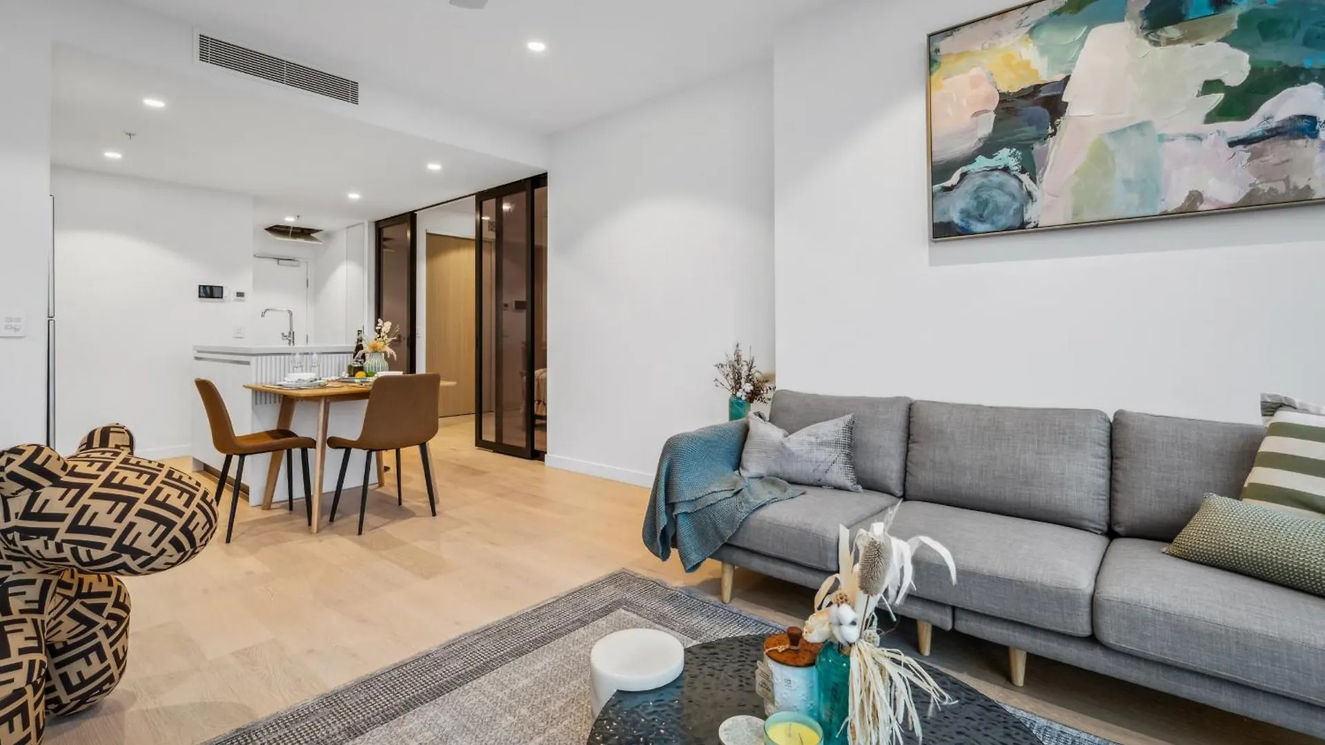 Sky Living & River Views In Queens Wharf Residences Brisbane Apartment