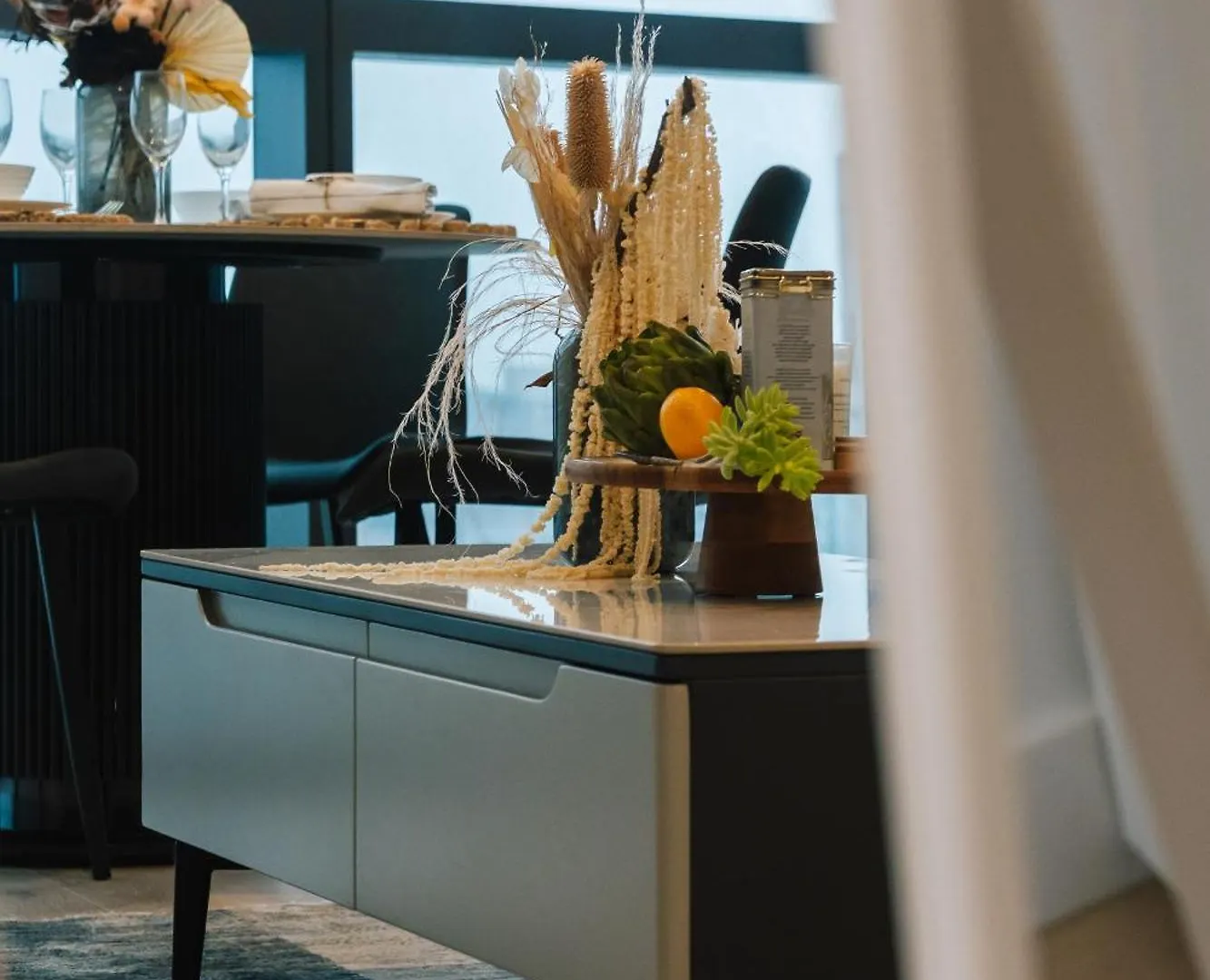 Sky Living & River Views In Queens Wharf Residences Brisbane Apartment